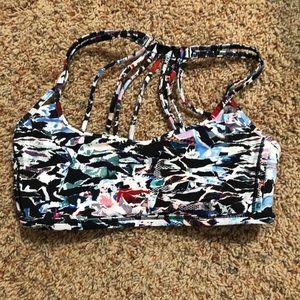 Lululemon size 6 sports bra